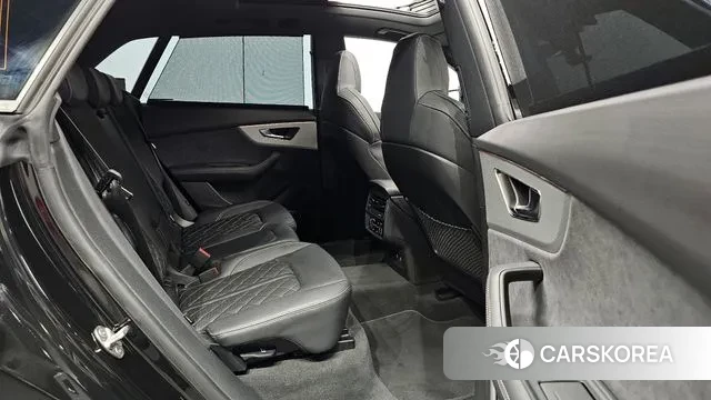 Audi Q8 (4M) 2024 Черный из Кореи, фото 2