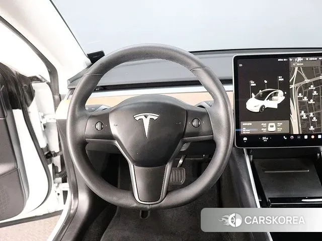 Tesla Model 3 2020 Белый из Кореи, фото 2