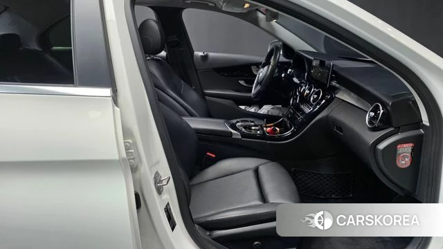 Mercedes-Benz C-Class W205 2020 Белый из Кореи, фото 2