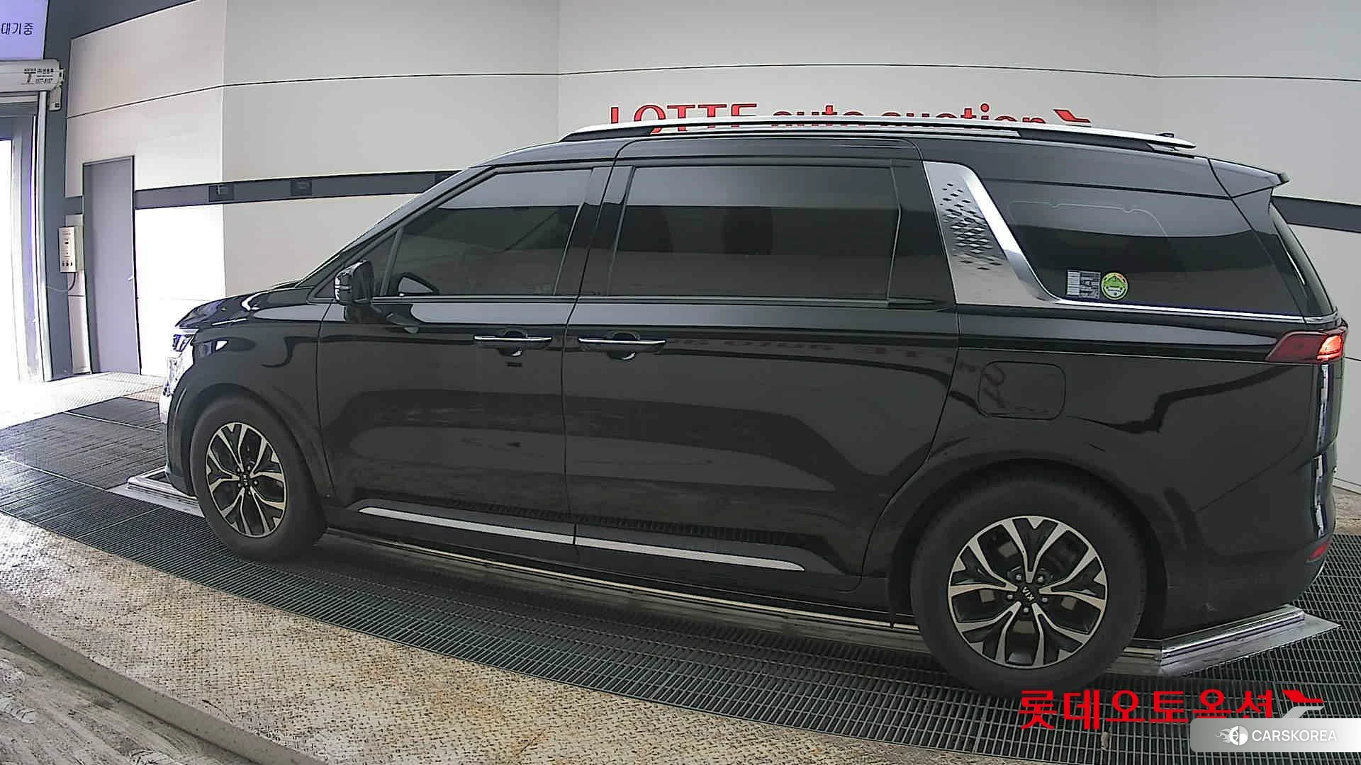 Kia Carnival 2021 Aurora Black Pearl из Кореи, фото 2