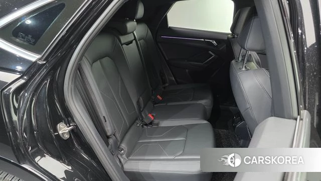 Audi Q3 (F3) 2022 Черный из Кореи, фото 2