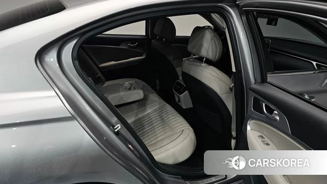 Genesis G70 2019 Серебристо-серый из Кореи, фото 2