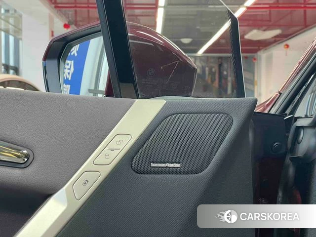 BMW iX 2022 Красный из Китая, фото 2