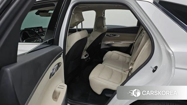 Genesis GV70 2021 Белый из Кореи, фото 2