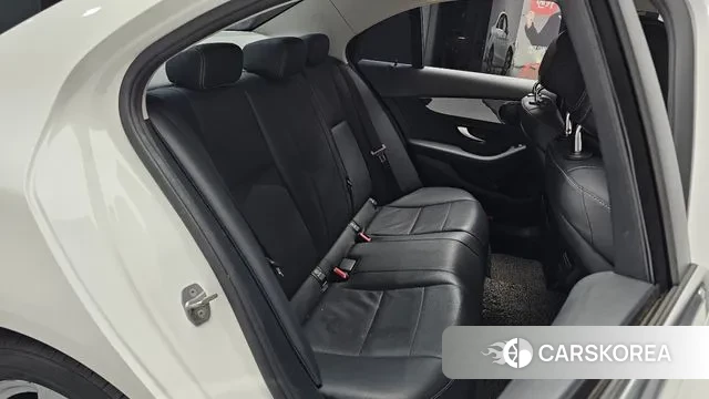 Mercedes-Benz C-Class W205 2018 Белый из Кореи, фото 2