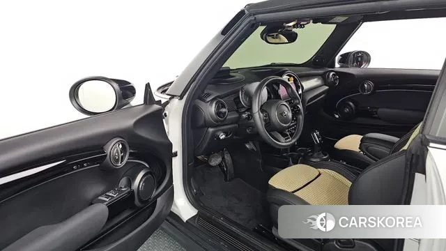 Mini Cooper S Convertible 2024 Белый из Кореи, фото 2