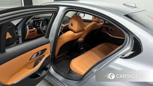 BMW 3 Series (G20) 2022 Серебряный из Кореи, фото 2