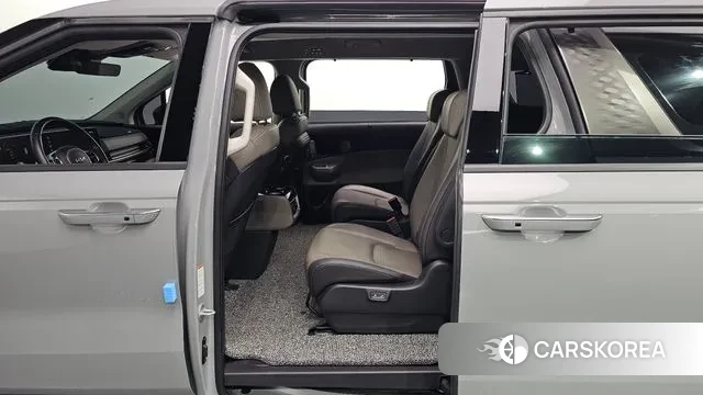 Kia The New Carnival 4th Generation 2024 Серебристо-серый из Кореи, фото 2