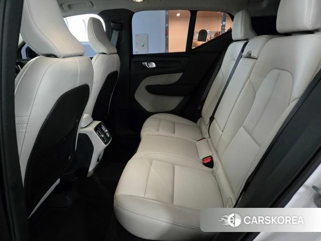 Volvo XC40 2026 Белый из Кореи, фото 2