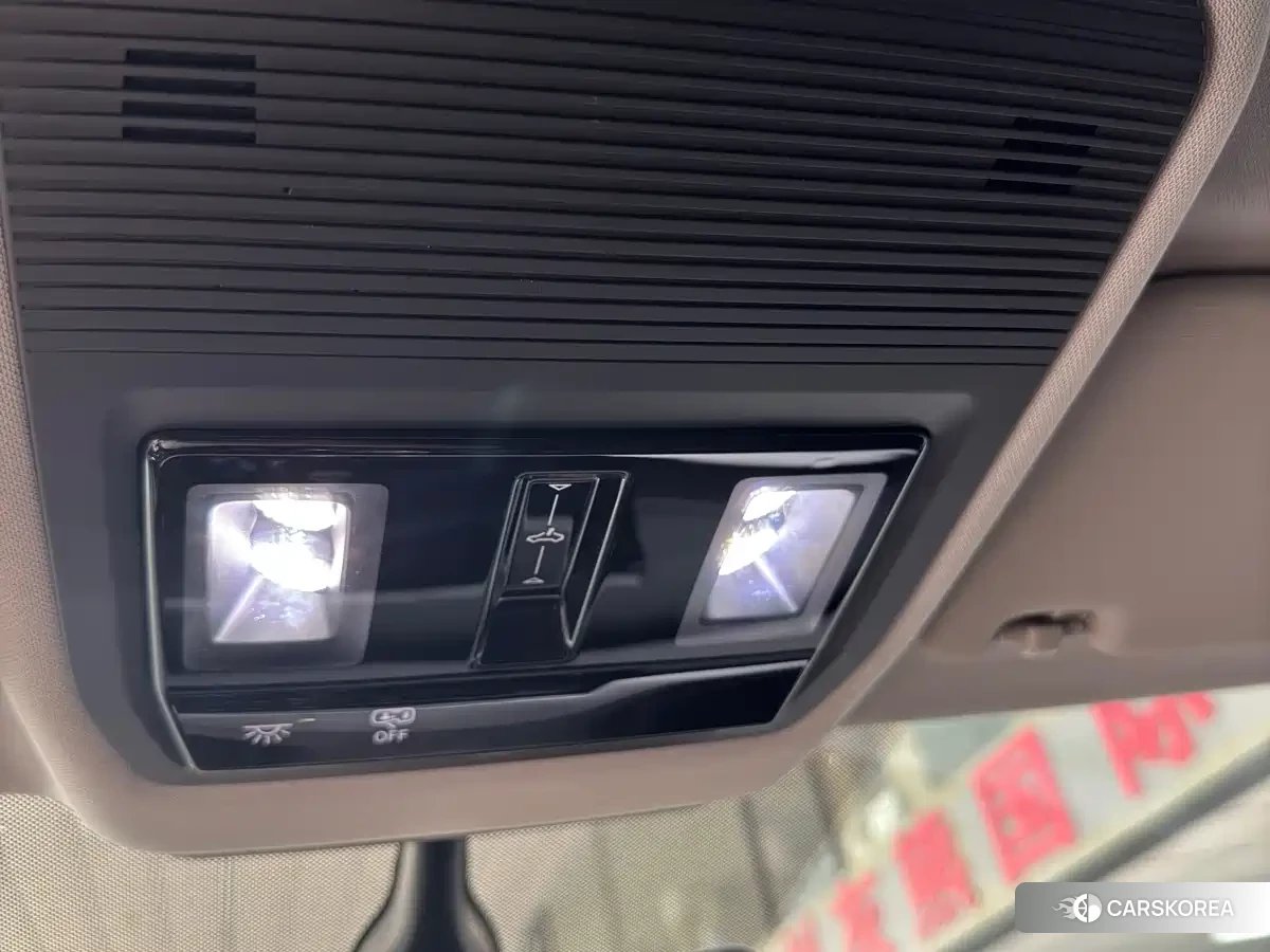 Skoda Octavia 2023 Белый из Китая, фото 2