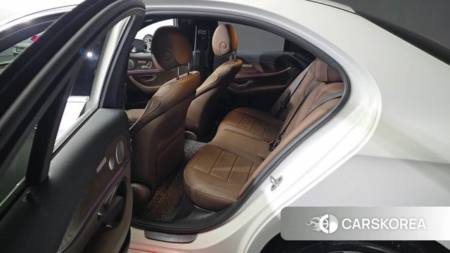 Mercedes-Benz E-Class W213 2021 Белый из Кореи, фото 2