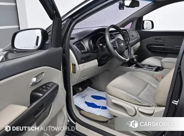 Kia The New Carnival 2018 Серебристо-серый из Кореи, фото 2