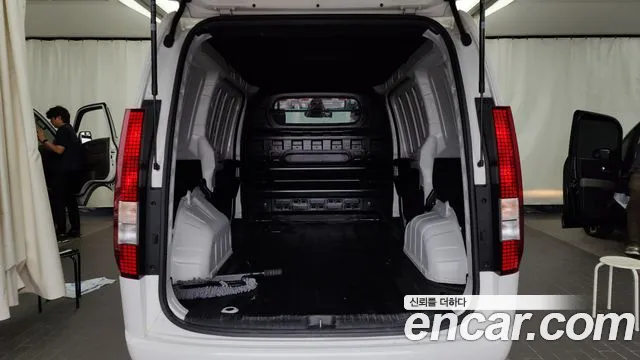 Hyundai Staria 2021 Белый из Кореи, фото 2