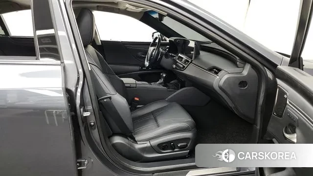 Lexus ES300h 7th generation 2022 Серый из Кореи, фото 2