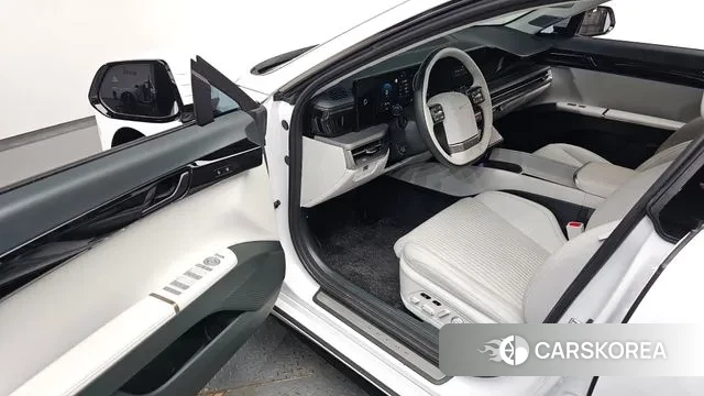 Hyundai Grandeur Hybrid (GN7) 2023 Белый из Кореи, фото 2