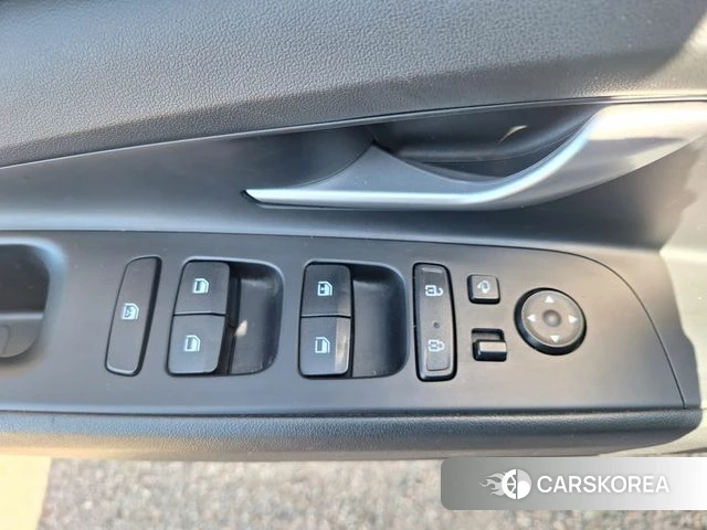 Hyundai Avante Hybrid (CN7) 2022 Серебристо-серый из Кореи, фото 2