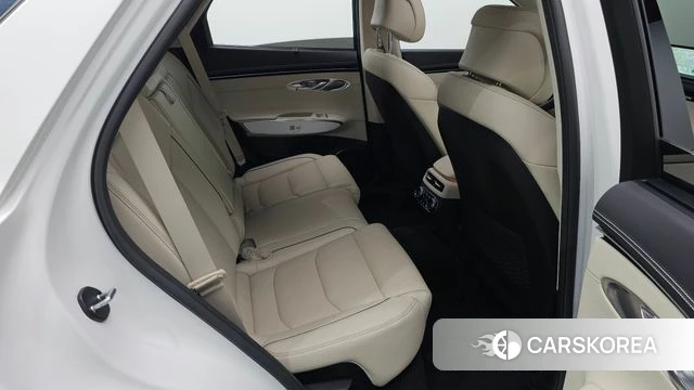 Genesis GV70 2022 Белый из Кореи, фото 2