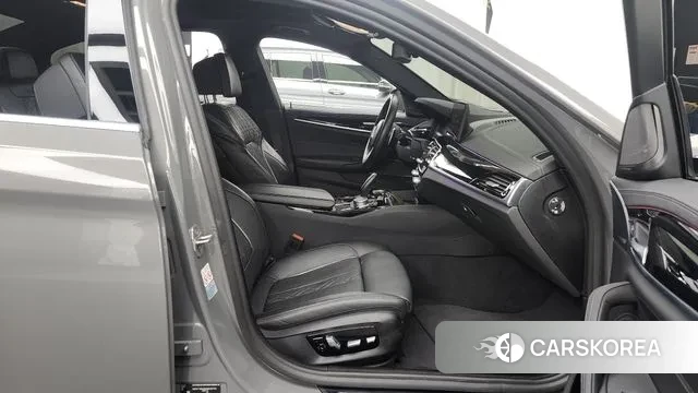 BMW 5 Series (G30) 2021 Серый из Кореи, фото 2