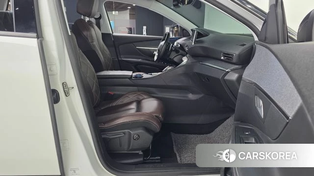 Peugeot 5008 second generation 2018 Белый из Кореи, фото 2