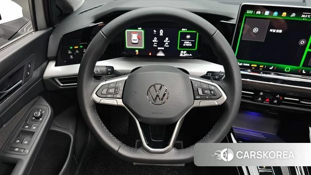 Volkswagen Golf 8th Generation 2025 Белый из Кореи, фото 2