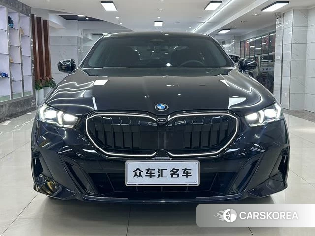 BMW 5 series 2025 Черный из Китая, фото 2