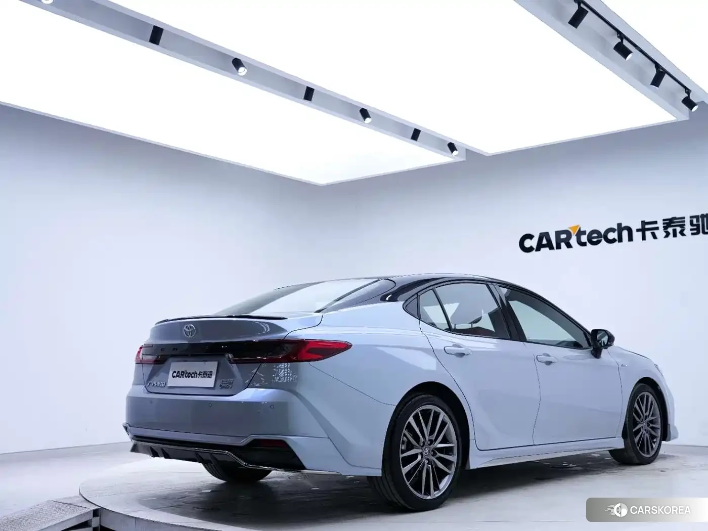 Toyota Camry 2024 Белый из Китая, фото 3