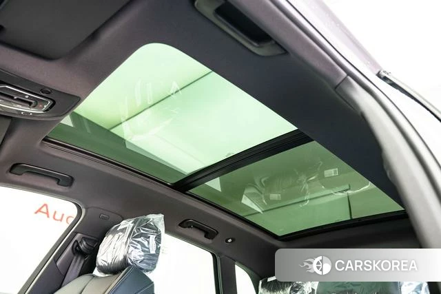 Audi Q5L 2026 Темно-серый из Китая, фото 2
