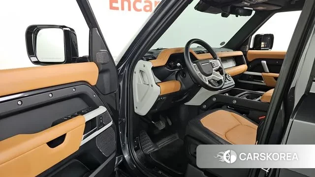 Land Rover Defender (L663) 2024 Серый из Кореи, фото 2