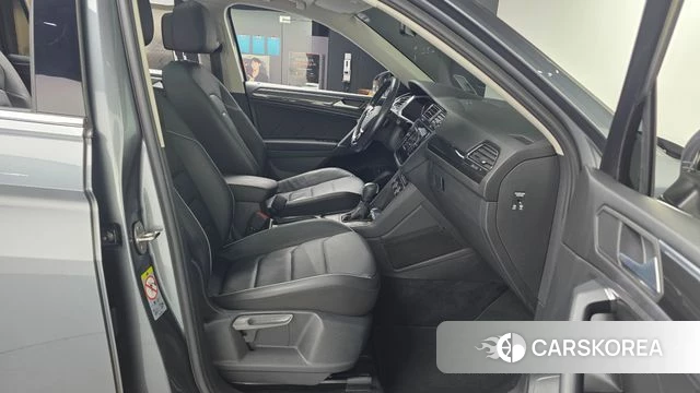 Volkswagen Tiguan Allspace 2020 Серый из Кореи, фото 2