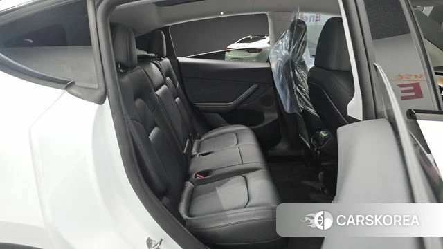Tesla Model Y 2023 Белый из Кореи, фото 2