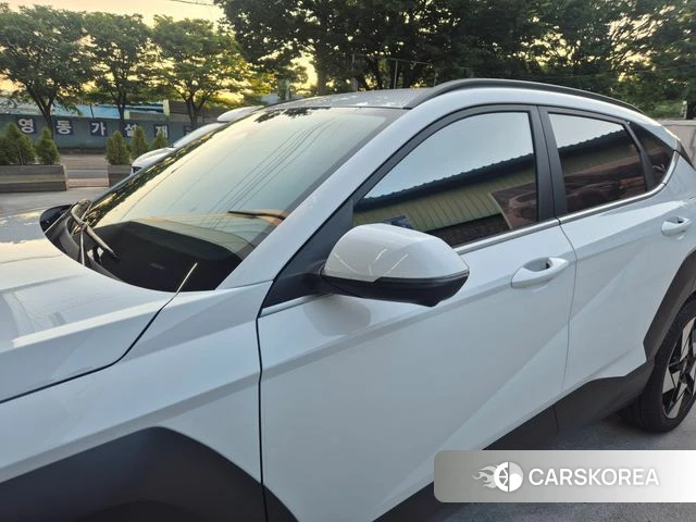 Hyundai Kona (SX2) 2025 Белый из Кореи, фото 2