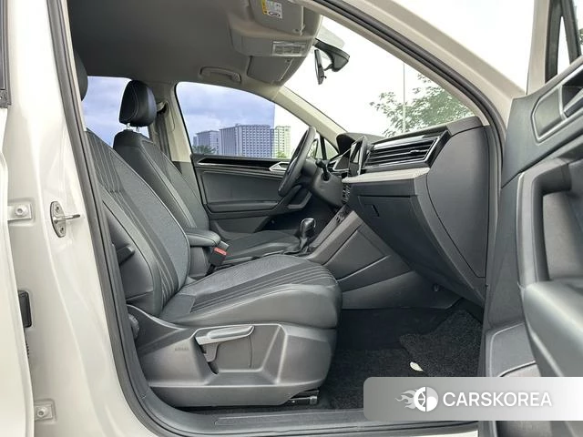 Volkswagen Tiguan L 2022 Белый из Китая, фото 2