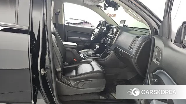 Chevrolet (GM Daewoo) Real New Colorado 2022 Черный из Кореи, фото 2