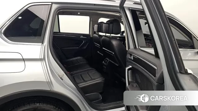 Volkswagen Tiguan second Generation 2020 Серебряный из Кореи, фото 2