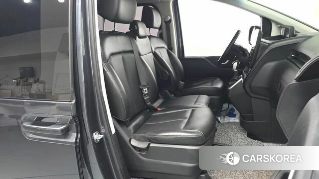 Hyundai Staria 2021 Серый из Кореи, фото 2