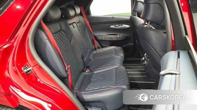Genesis GV70 2021 Красный из Кореи, фото 2