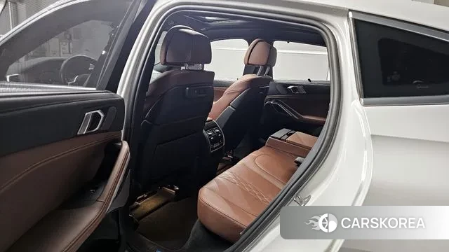 BMW X6 (G06) 2023 Белый из Кореи, фото 2