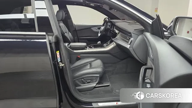Audi Q8 (4M) 2020 Черный из Кореи, фото 2