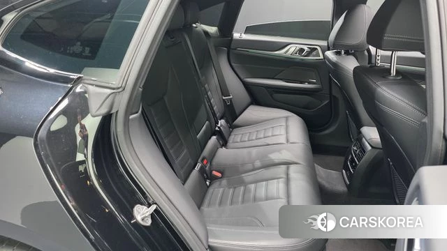 BMW 4 Series (G22) 2024 Черный из Кореи, фото 2