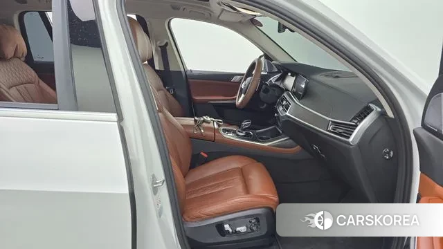 BMW X7 (G07) 2022 Белый из Кореи, фото 2