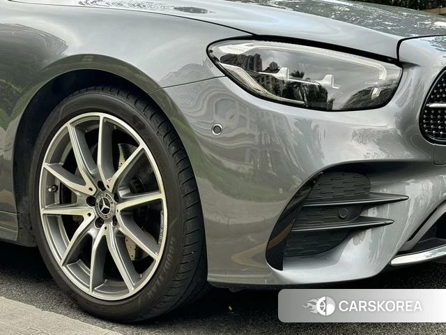 Mercedes-Benz E-class (imported) 2023 Серебристо-серый из Китая, фото 2