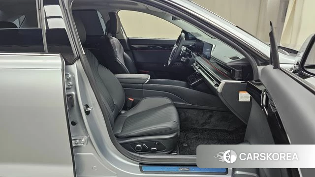 Hyundai Grandeur Hybrid (GN7) 2025 Серебристо-серый из Кореи, фото 2