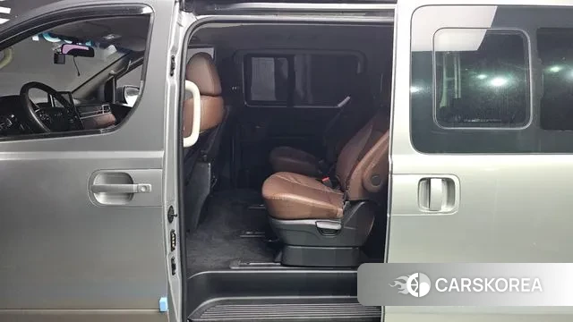 Hyundai The New Grand Starex 2018 Серебряный из Кореи, фото 2