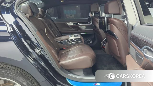 BMW 7 Series (G11) 2018 Черный из Кореи, фото 2