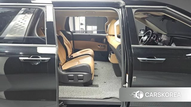 Kia Carnival 4th generation 2022 Черный из Кореи, фото 2