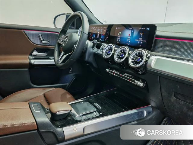 Mercedes-Benz GLB 2023 Черный из Китая, фото 2
