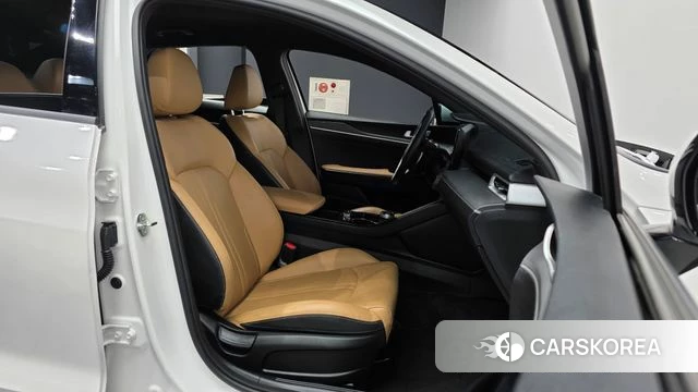 Kia K5 3rd generation 2023 Белый из Кореи, фото 2