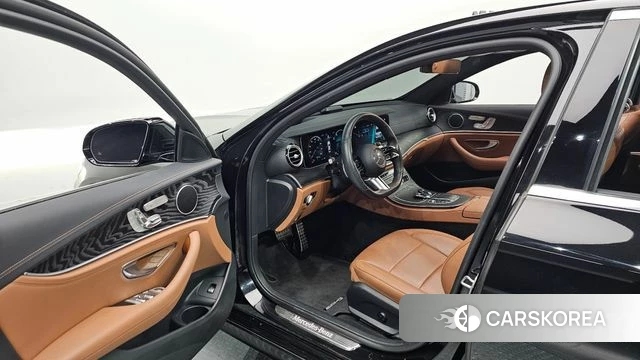 Mercedes-Benz E-Class W213 2021 Черный из Кореи, фото 2