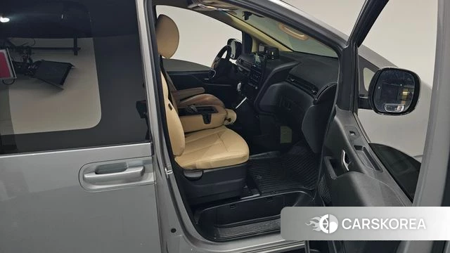 Hyundai Staria 2024 Серебристо-серый из Кореи, фото 2