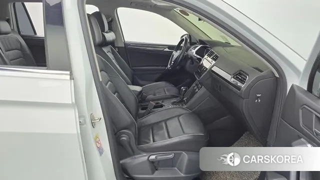 Volkswagen Tiguan Allspace 2020 Белый из Кореи, фото 2